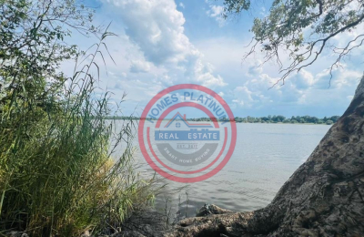 5 Acres Zambezi Water front