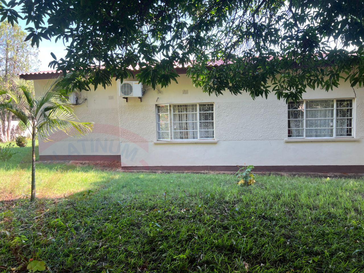 4 Bed House with En-suite for Rent in Livingstone