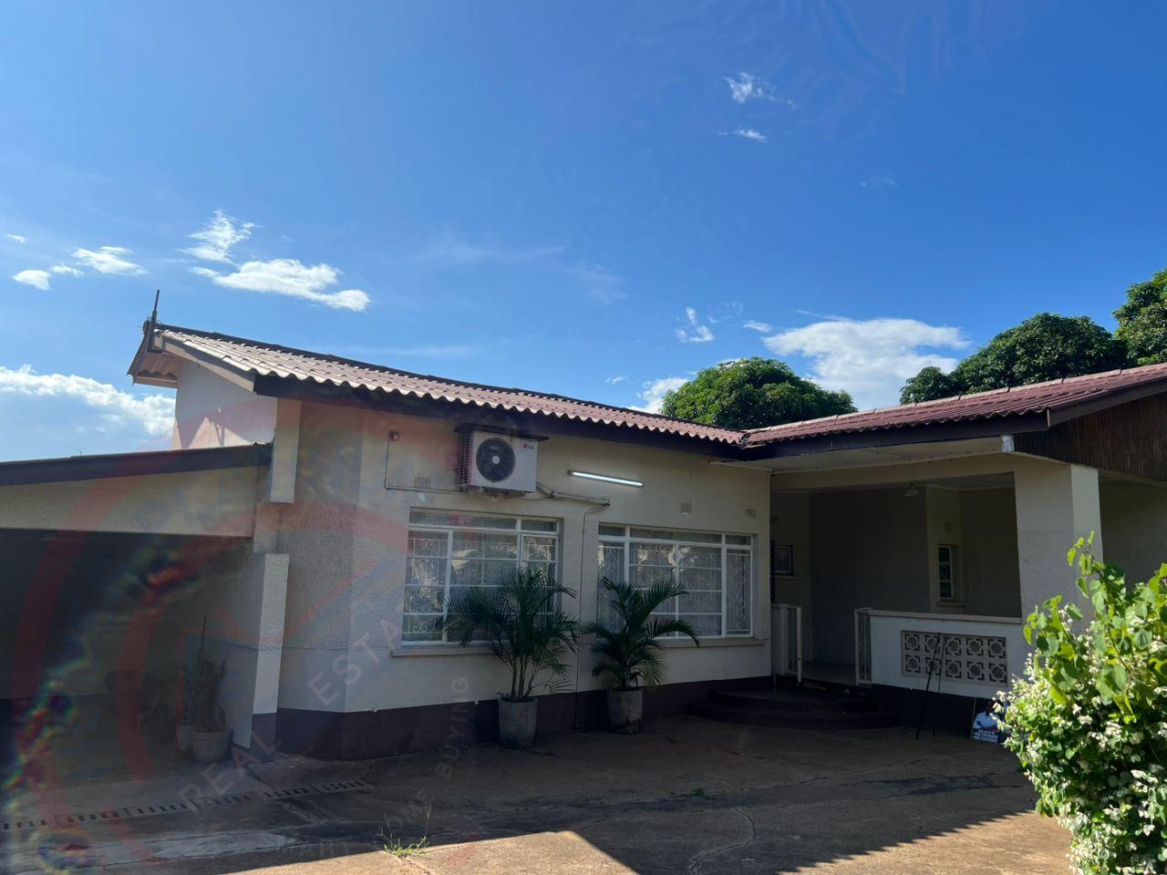 4 Bed House with En-suite for Rent in Livingstone