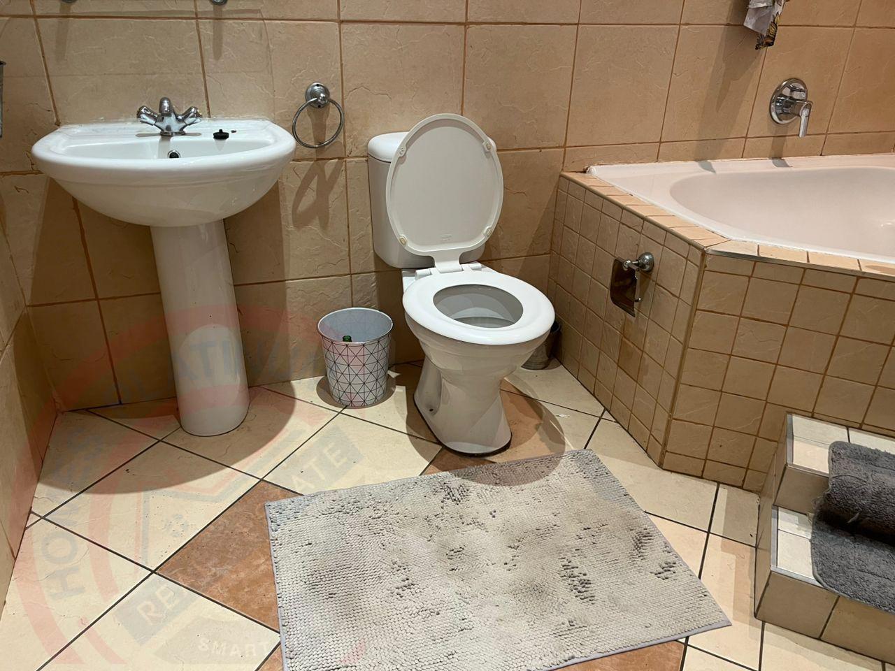 4 Bed House with En-suite for Rent in Livingstone