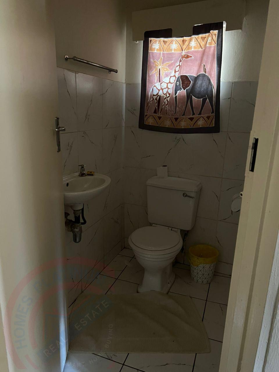 4 Bed House with En-suite for Rent in Livingstone