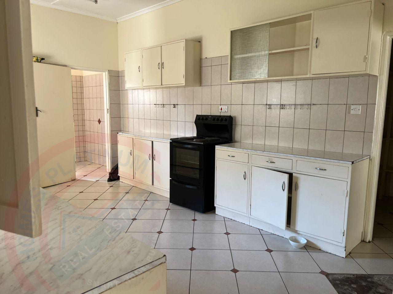 4 Bed House with En-suite for Rent in Livingstone